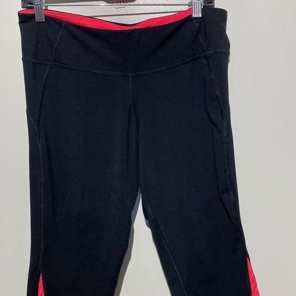Old Navy Active Women's Black Red Fitted Colorblock Cropped Leggings Size Large - Picture 1 of 7